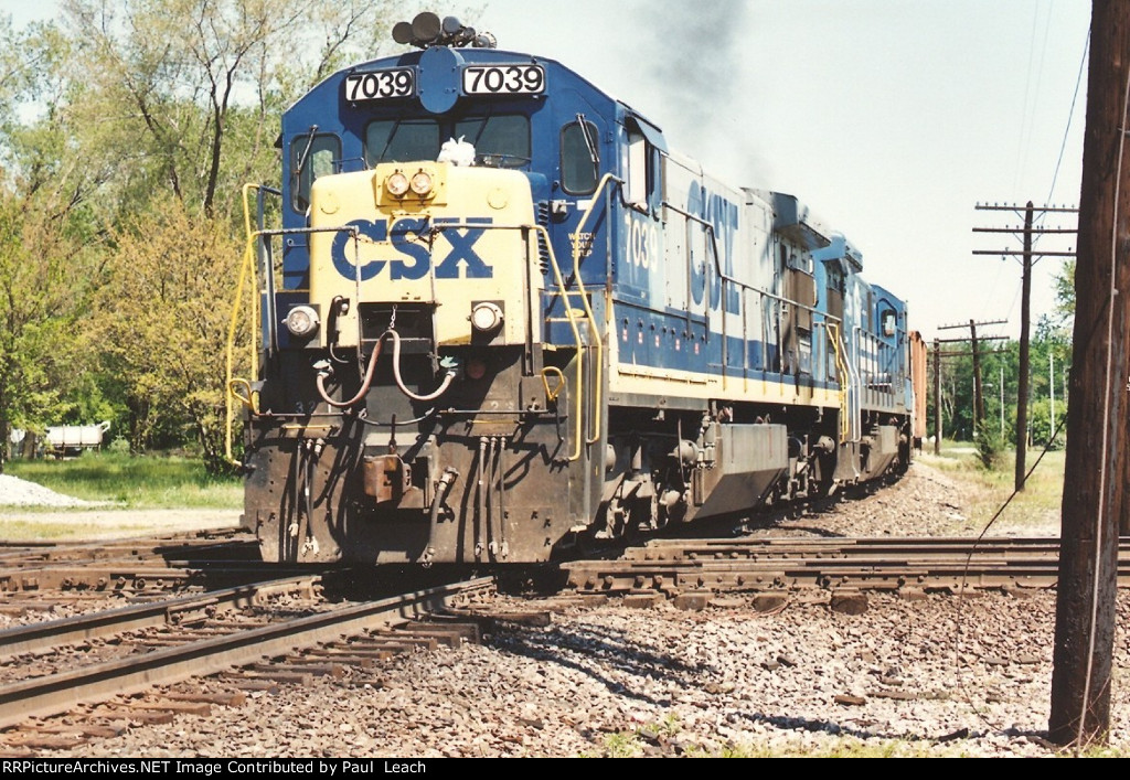 Southbound ballast train clumps across the NS